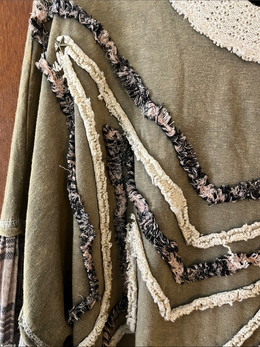 Oli & Hali Light Olive Star-Appliqué Crewneck Top w/Cream & Black Accents - Picture 3 of 14